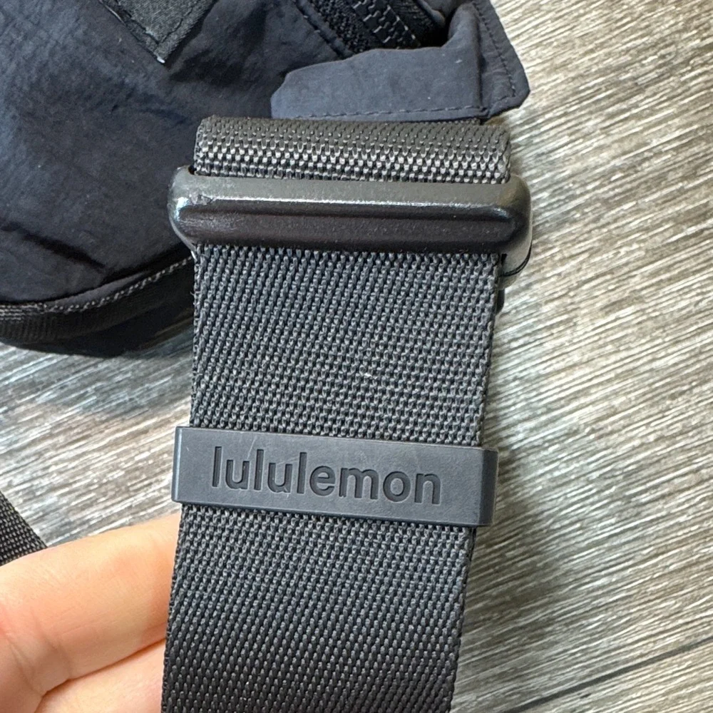 lululemon athletica Charcoal Belt Bag waist bag